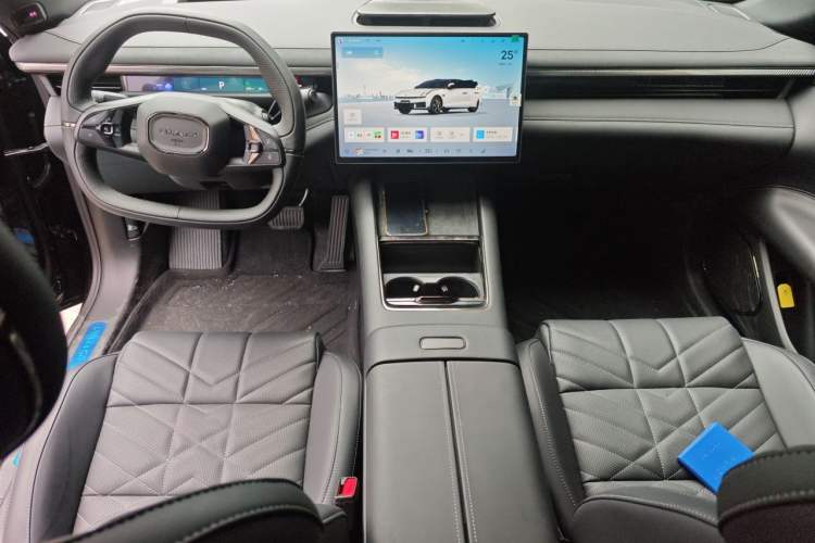 Used Lynk & Co 10 EM-P 2026 Model, Pure Electric 816 Ultra-Long-Range Version Center Console