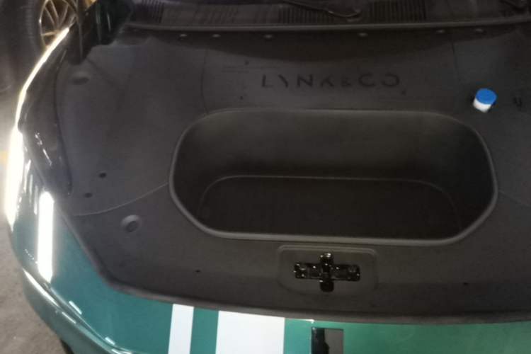 Used Lynk & Co 10 EM-P 2026 Model, Pure Electric 816 Ultra-Long-Range Version Engine Bay Right