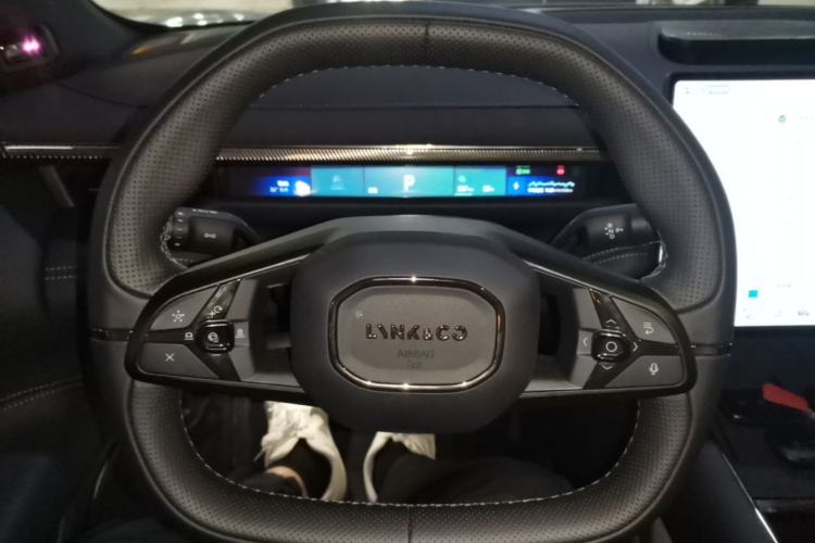 Used Lynk & Co 10 EM-P 2026 Model, Pure Electric 816 Ultra-Long-Range Version Steering Wheel