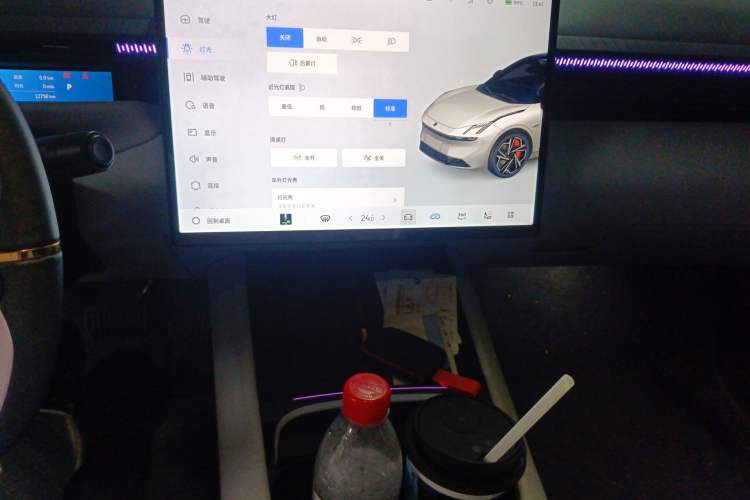 Used Lynk & Co Z10 2025 95 kWh 702 km All-Wheel Drive Intelligent Driving Ultra Audio And AC Panel