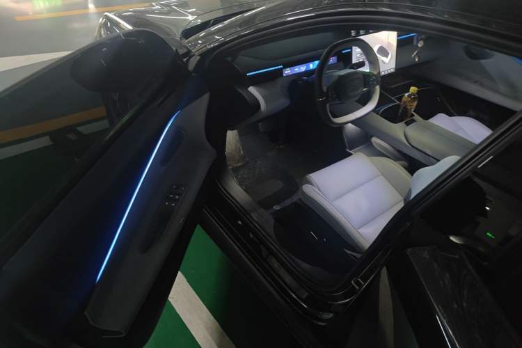 Used Lynk & Co Z10 2025 95 kWh 806 km Range Rear-Wheel Drive Advanced Driver-Assistance System Max Driver Seat