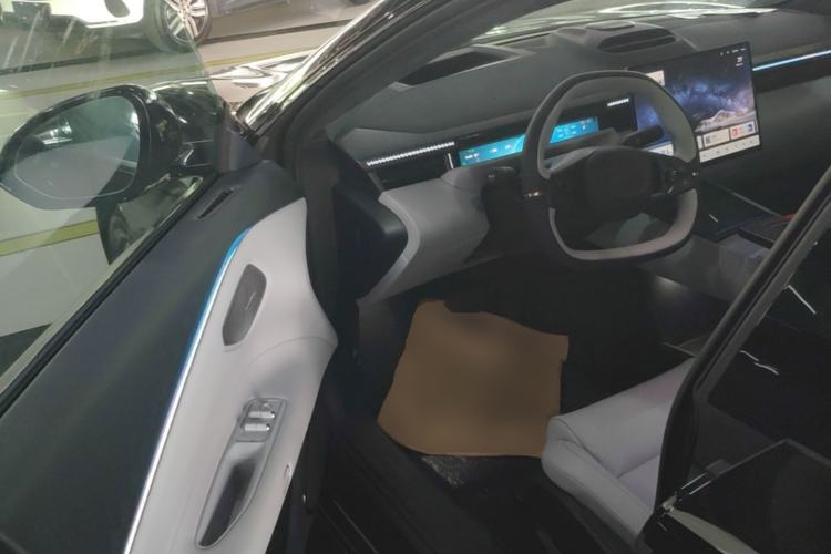 Used Lynk & Co Z10 2025 95 kWh 766 km Range Rear-Wheel Drive Max Driver Seat