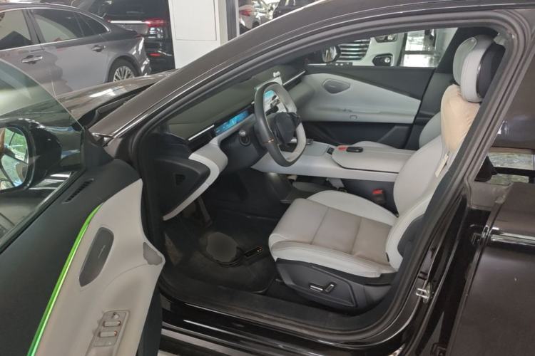 Used Lynk & Co Z10 2025 95 kWh 766 km Range Rear-Wheel Drive Max Driver Seat