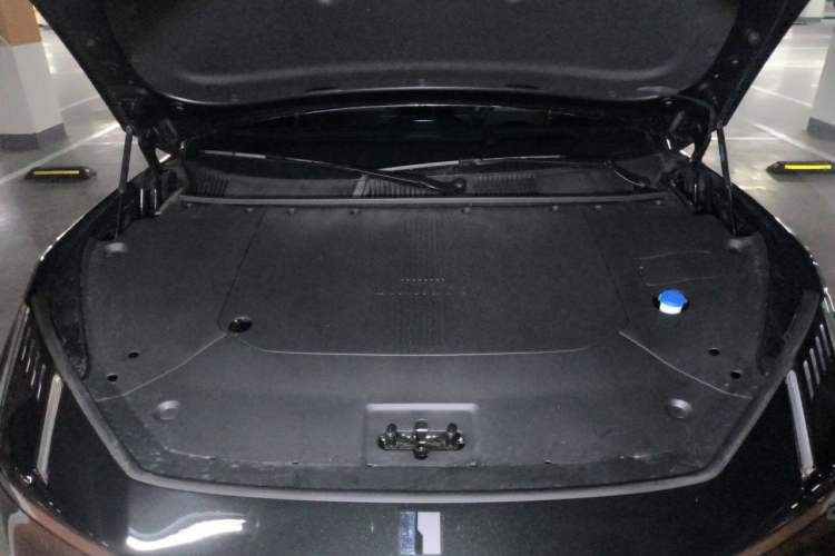 Used Lynk & Co Z10 2025 95 kWh 766 km Range Rear-Wheel Drive Max Engine Bay