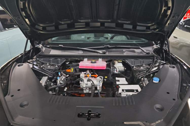 Used Lynk & Co Z10 2025 71 kWh 602 km Range Rear-Wheel Drive Pro Engine Bay