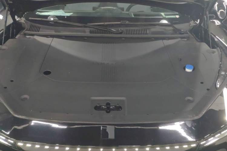 Used Lynk & Co Z10 2025 95 kWh 766 km Range Rear-Wheel Drive Max Engine Bay