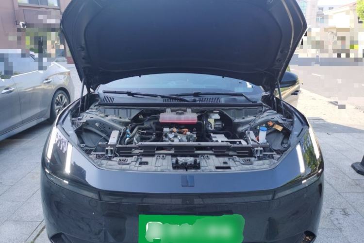 Used Lynk & Co Z10 2025 95 kWh 766 km Range Rear-Wheel Drive Max Engine Bay
