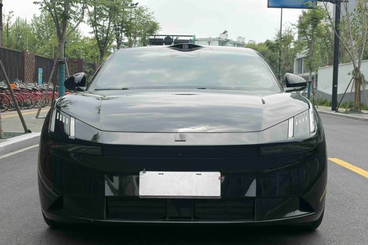 Used Lynk & Co Z10 2025 95 kWh 806 km Range Rear-Wheel Drive Advanced Driver-Assistance System Max Exterior 1