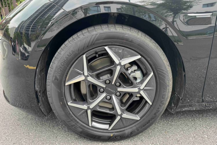 Used Lynk & Co Z10 2025 95 kWh 766 km Range Rear-Wheel Drive Max Exterior 1