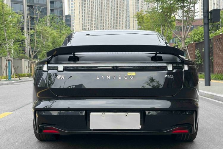 Used Lynk & Co Z10 2025 95 kWh 806 km Range Rear-Wheel Drive Advanced Driver-Assistance System Max Exterior 3