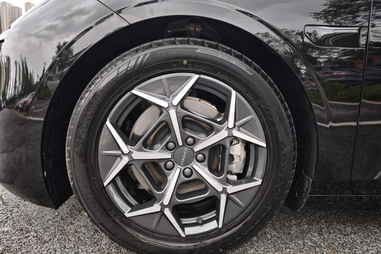 Used Lynk & Co Z10 2025 95 kWh 766 km Range Rear-Wheel Drive Max Exterior 3