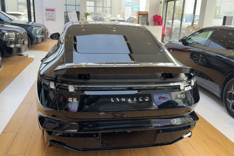 Used Lynk & Co Z10 2025 95 kWh 766 km Range Rear-Wheel Drive Max Exterior 4