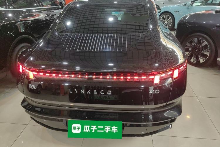 Used Lynk & Co Z10 2025 71 kWh 602 km Range Rear-Wheel Drive Pro Exterior 4