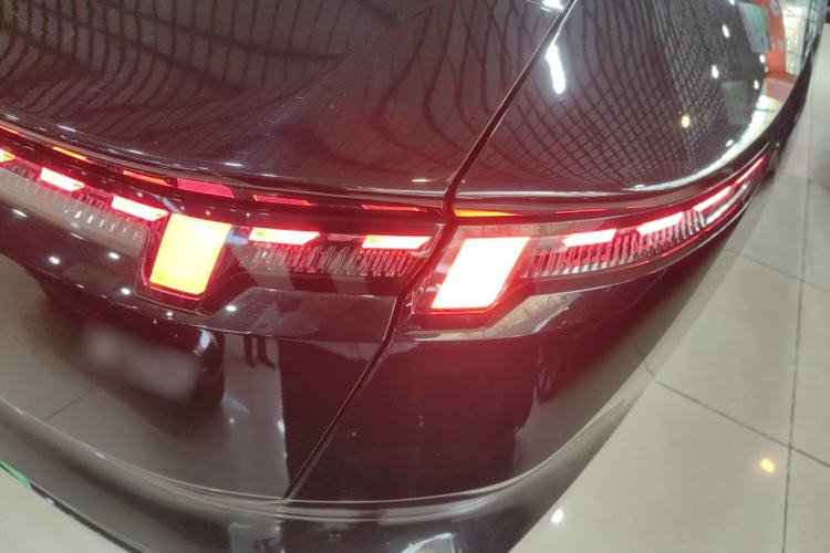 Used Lynk & Co Z10 2025 71 kWh 602 km Range Rear-Wheel Drive Pro Exterior 6