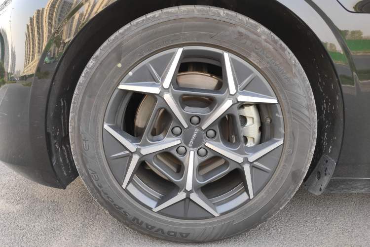 Used Lynk & Co Z10 2025 95 kWh 766 km Range Rear-Wheel Drive Max Exterior 7
