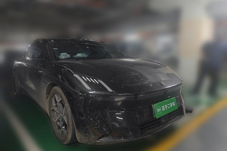 Used Lynk & Co Z10 2025 95 kWh 806 km Range Rear-Wheel Drive Advanced Driver-Assistance System Max Front Right 45 Deg