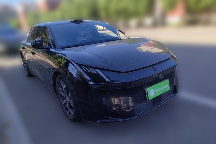 Used Lynk & Co Z10 2025 95 kWh 806 km Range Rear-Wheel Drive Advanced Driver-Assistance System Max Front Right 45 Deg