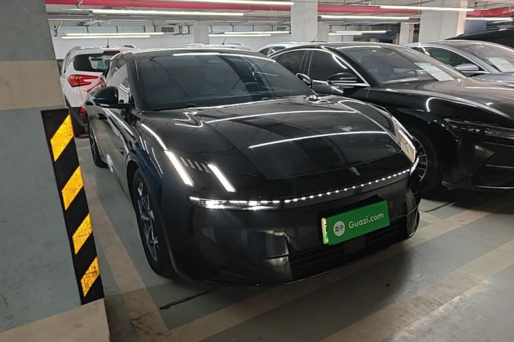 Used Lynk & Co Z10 2025 95 kWh 766 km Range Rear-Wheel Drive Max Front Right 45 Deg