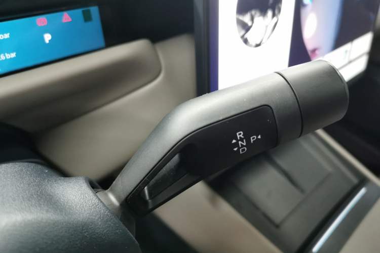 Used Lynk & Co Z10 2025 95 kWh 806 km Range Rear-Wheel Drive Advanced Driver-Assistance System Max Gear Lever