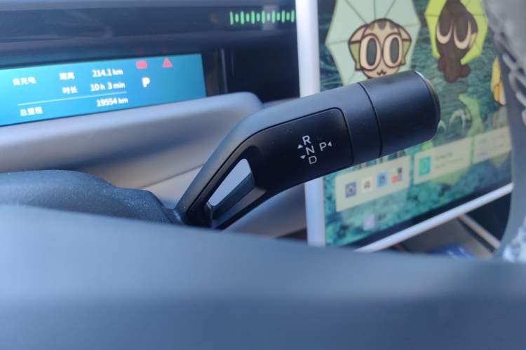 Used Lynk & Co Z10 2025 95 kWh 806 km Range Rear-Wheel Drive Advanced Driver-Assistance System Max Gear Lever