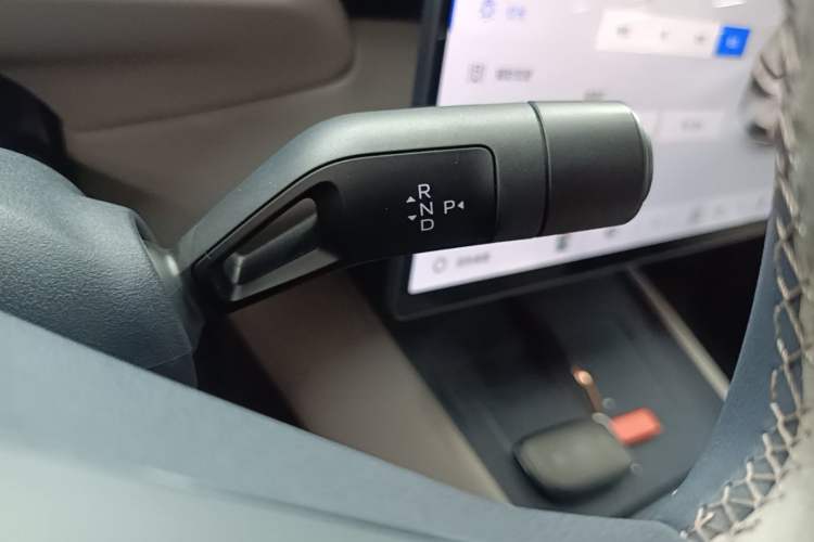 Used Lynk & Co Z10 2025 95 kWh 766 km Range Rear-Wheel Drive Max Gear Lever