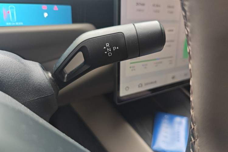 Used Lynk & Co Z10 2025 95 kWh 806 km Range Rear-Wheel Drive Advanced Driver-Assistance System Max Gear Lever