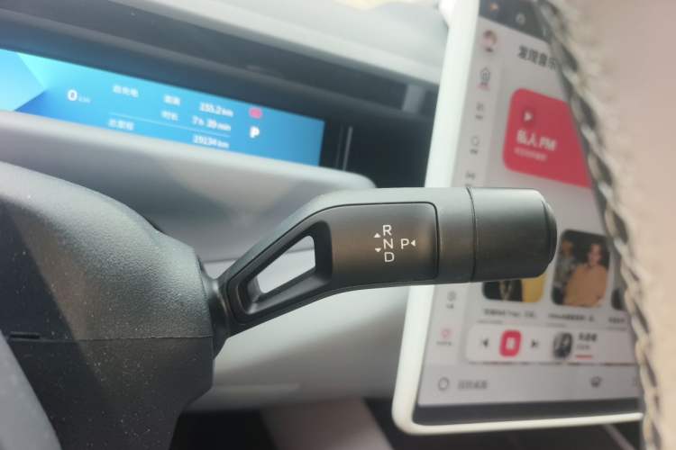 Used Lynk & Co Z10 2025 95 kWh 766 km Range Rear-Wheel Drive Max Gear Lever