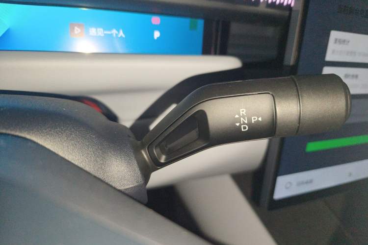 Used Lynk & Co Z10 2025 95 kWh 766 km Range Rear-Wheel Drive Max Gear Lever