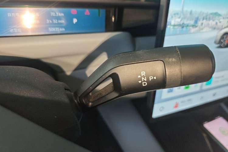 Used Lynk & Co Z10 2025 95 kWh 766 km Range Rear-Wheel Drive Max Gear Lever