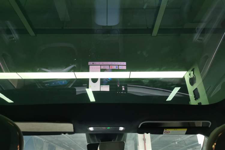 Used Lynk & Co Z10 2025 95 kWh 806 km Range Rear-Wheel Drive Advanced Driver-Assistance System Max Headliner