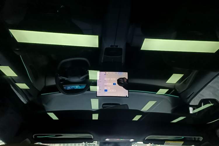 Used Lynk & Co Z10 2025 95 kWh 766 km Range Rear-Wheel Drive Max Headliner
