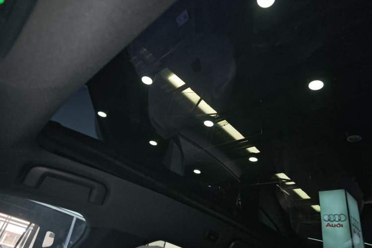 Used Lynk & Co Z10 2025 71 kWh 602 km Range Rear-Wheel Drive Pro Headliner