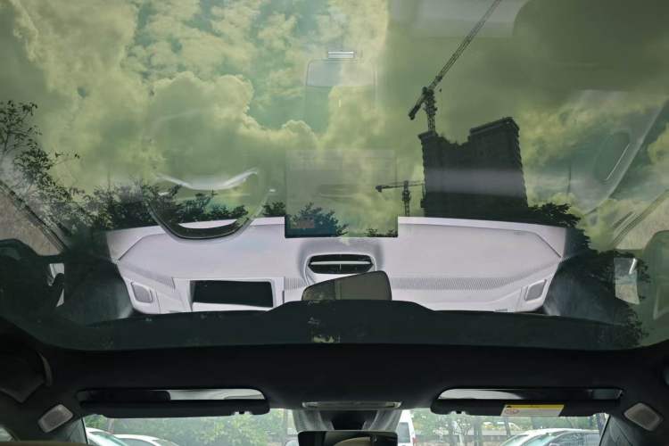 Used Lynk & Co Z10 2025 95 kWh 766 km Range Rear-Wheel Drive Max Headliner