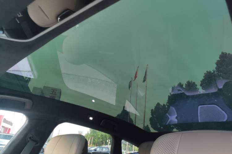 Used Lynk & Co Z10 2025 95 kWh 766 km Range Rear-Wheel Drive Max Headliner