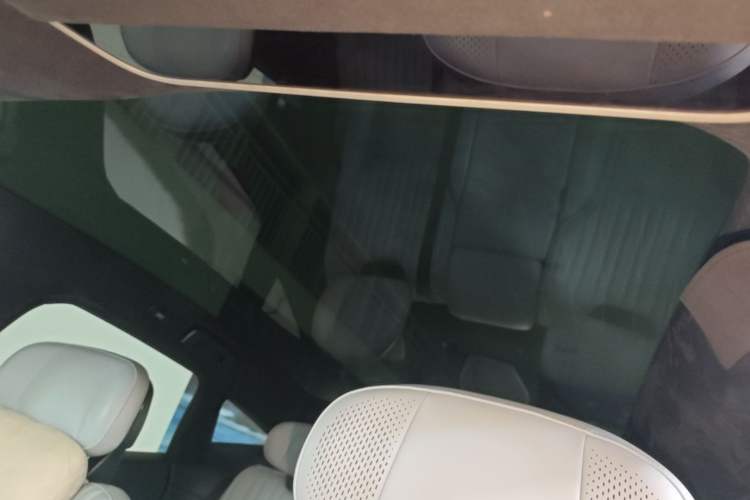 Used Lynk & Co Z10 2025 95 kWh 766 km Range Rear-Wheel Drive Max Headliner