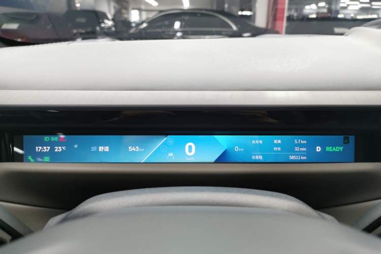 Used Lynk & Co Z10 2025 95 kWh 806 km Range Rear-Wheel Drive Advanced Driver-Assistance System Max Instrument Cluster