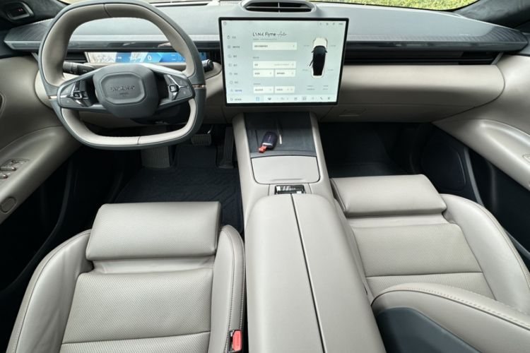 Used Lynk & Co Z10 2025 STARBUFF 95 kWh 680 km All-Wheel Drive Intelligent Driving Interior 3