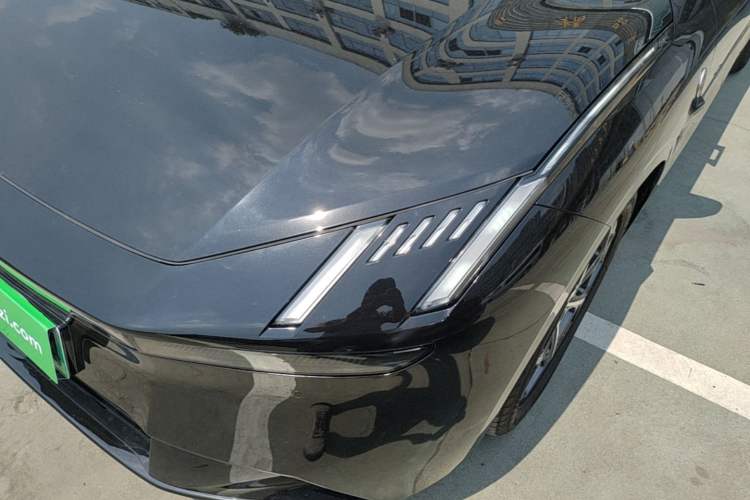Used Lynk & Co Z10 2025 STARBUFF 95 kWh 766 km Range Rear-Wheel Drive Left Front Headlight