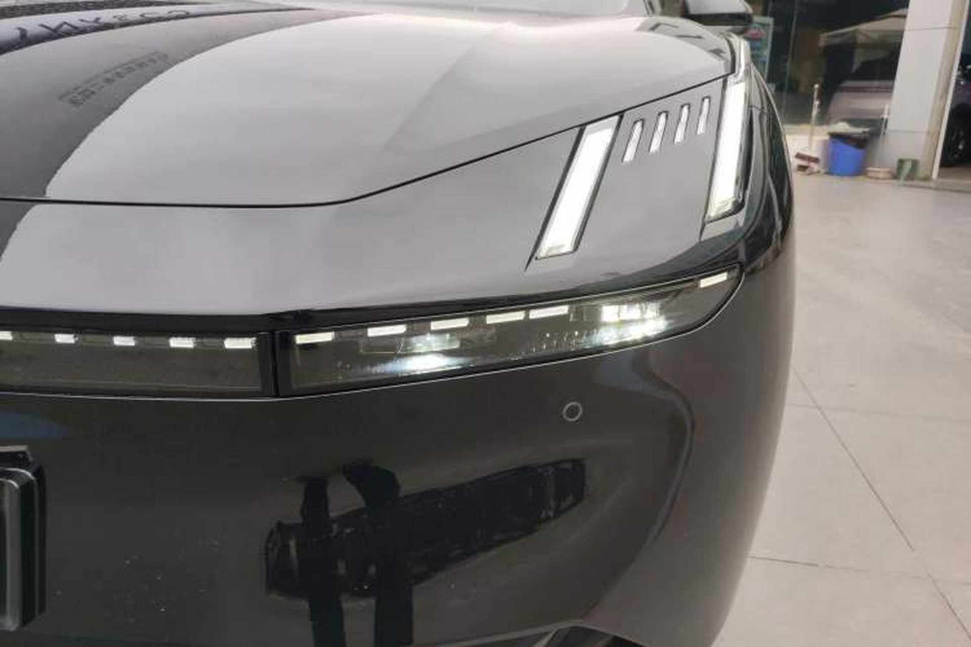 Used Lynk & Co Z10 2025 71 kWh 602 km Range Rear-Wheel Drive Pro Left Front Headlight