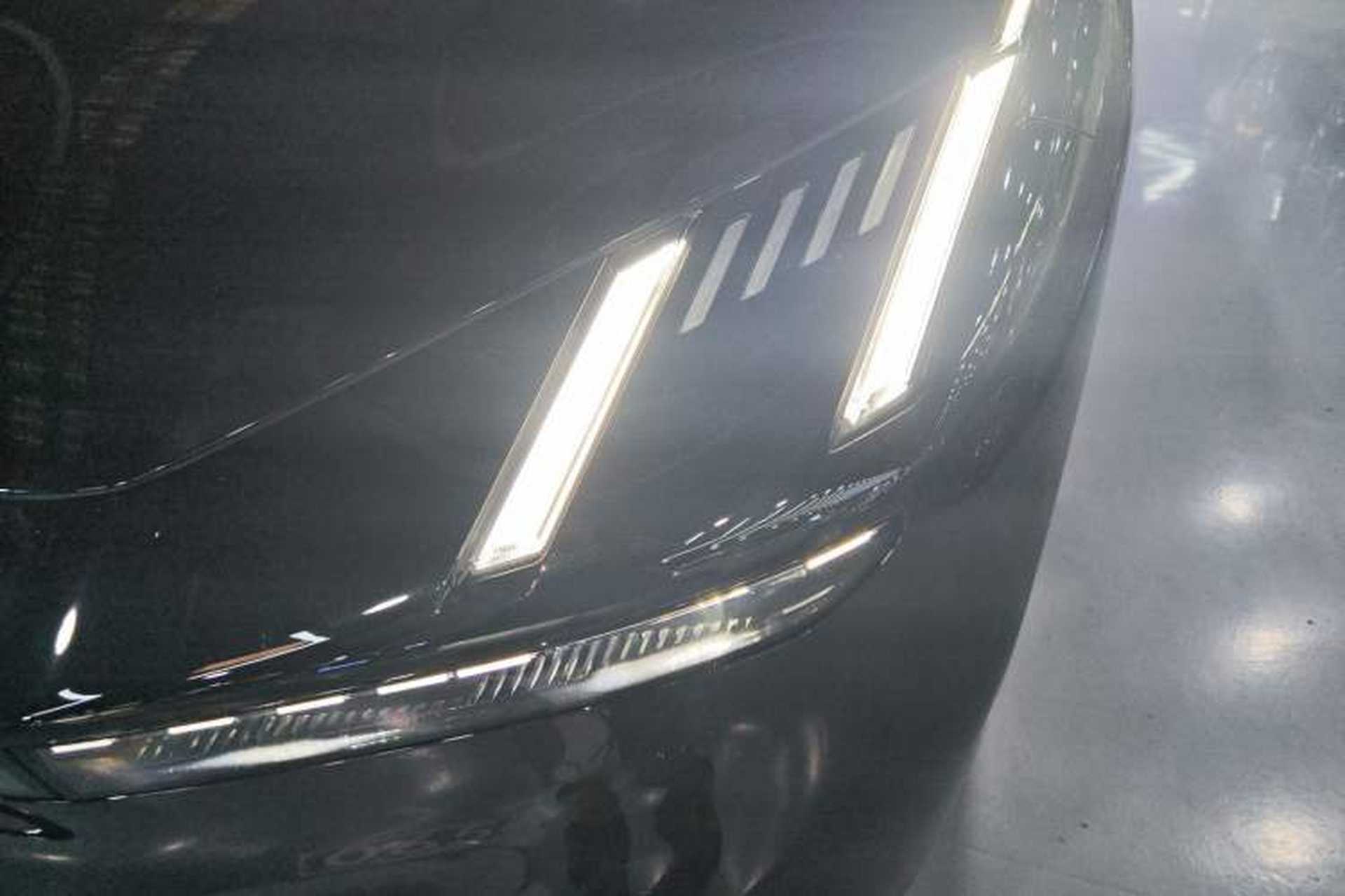 Used Lynk & Co Z10 2025 71 kWh 602 km Range Rear-Wheel Drive Pro Left Front Headlight