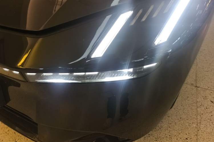 Used Lynk & Co Z10 2025 STARBUFF 95 kWh 766 km Range Rear-Wheel Drive Left Front Headlight