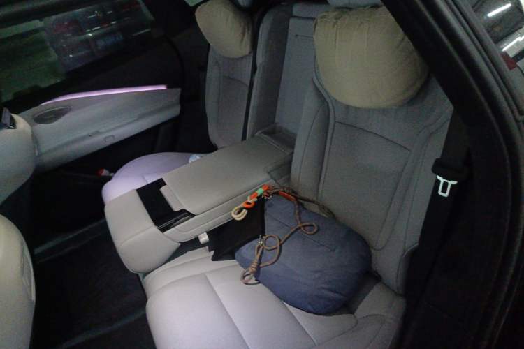 Used Lynk & Co Z10 2025 95 kWh 702 km All-Wheel Drive Intelligent Driving Ultra Left Rear Seat