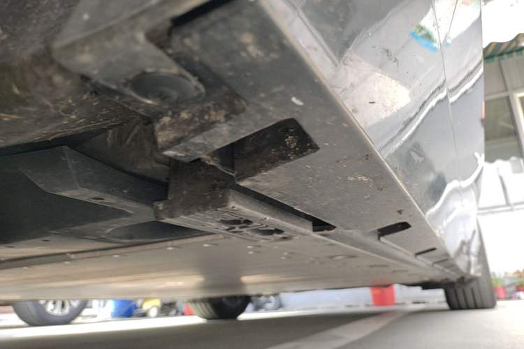 Used Lynk & Co Z10 2025 STARBUFF 95 kWh 766 km Range Rear-Wheel Drive Left Side Sill