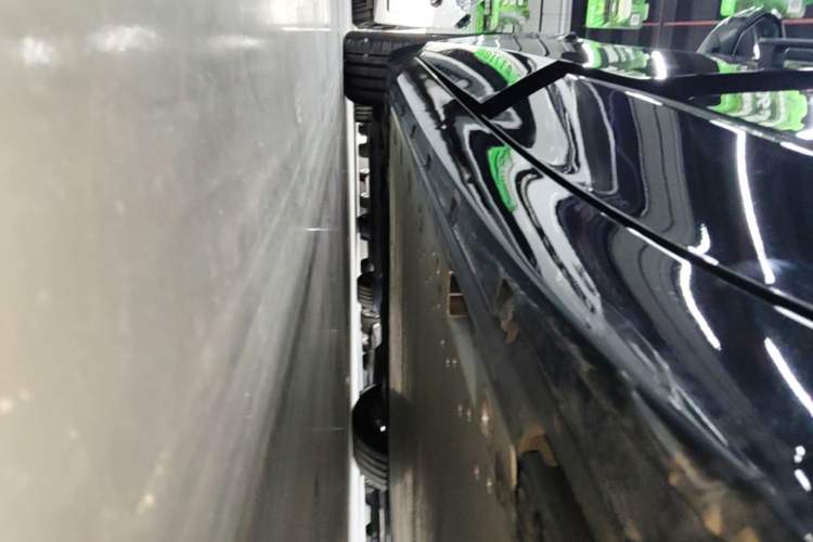 Used Lynk & Co Z10 2025 95 kWh 766 km Range Rear-Wheel Drive Max Left Side Sill