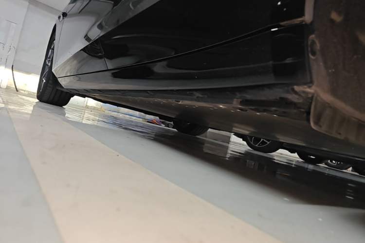 Used Lynk & Co Z10 2025 95 kWh 766 km Range Rear-Wheel Drive Max Left Side Sill
