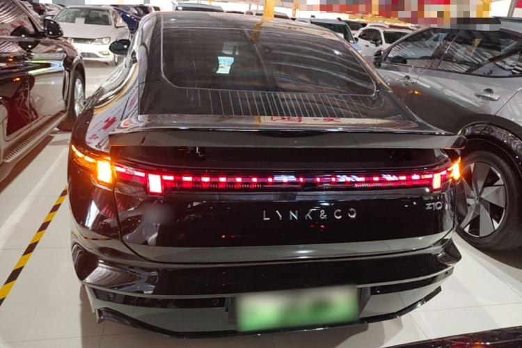 Used Lynk & Co Z10 2025 95 kWh 766 km Range Rear-Wheel Drive Max Rear