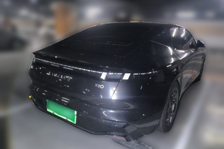Used Lynk & Co Z10 2025 95 kWh 766 km Range Rear-Wheel Drive Max Rear Right 45 Deg