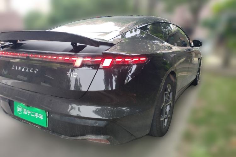 Used Lynk & Co Z10 2025 95 kWh 766 km Range Rear-Wheel Drive Max Rear Right 45 Deg
