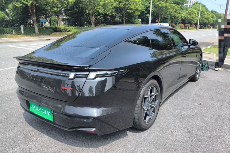 Used Lynk & Co Z10 2025 STARBUFF 95 kWh 766 km Range Rear-Wheel Drive Rear Right 45 Deg