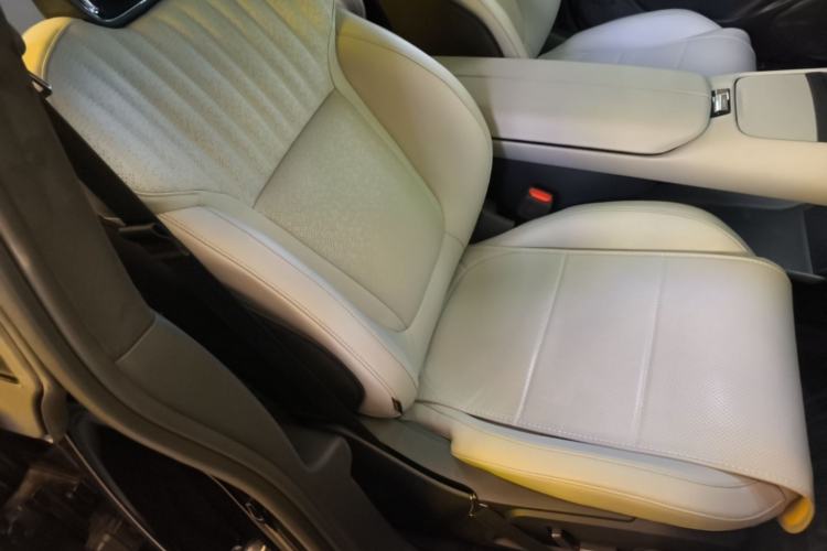 Used Lynk & Co Z10 2025 STARBUFF 95 kWh 766 km Range Rear-Wheel Drive Right Front Seat